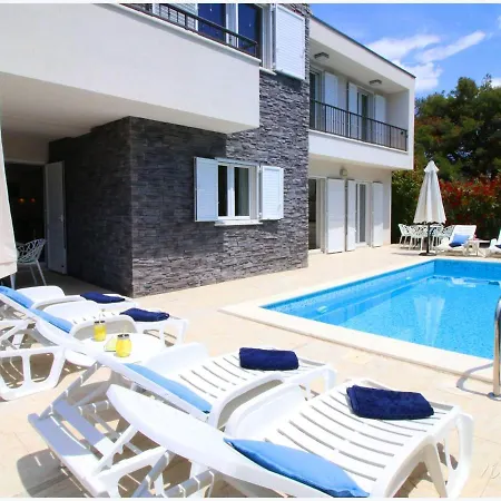 Apartment Nika 1 Primosten