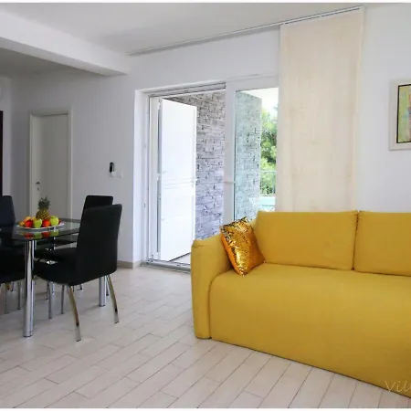 Nika 1 Apartment *