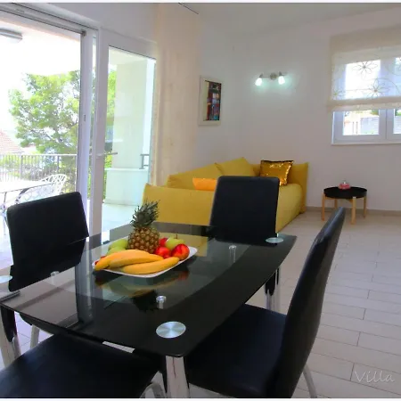 Nika 1 Apartment *